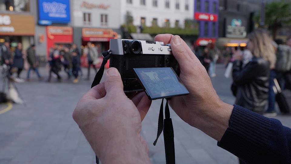 <p>Fujifilm X100 VI mirrorless camera review</p>
