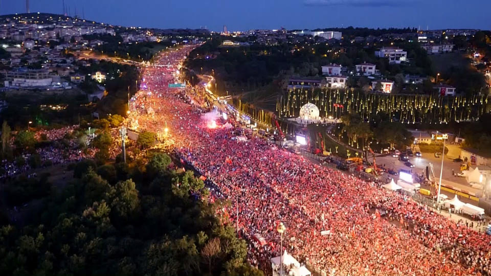 <p>People from varied start points march to 15 July Martyrs Bridge to mark the defeated coup’s first anniversary in Istanbul, Turkey on July 15, 2017. (Photo: Stringer/Anadolu Agency/Getty Images) </p>