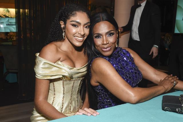 Sheryl Lee Ralph Talks Uplifting Young Black Designers, Including Her  Stylist Daughter Ivy Coco