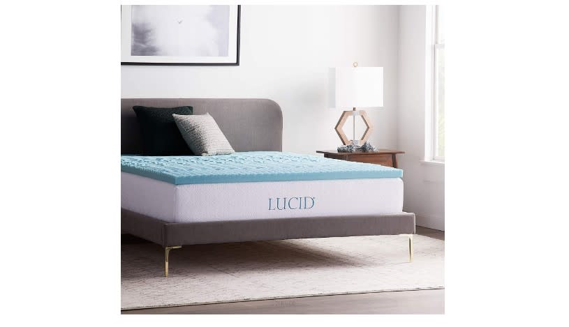 Sobrecolchón de Memory Foam con Gel de 5 Zonas LUCID / Imagen: Amazon México