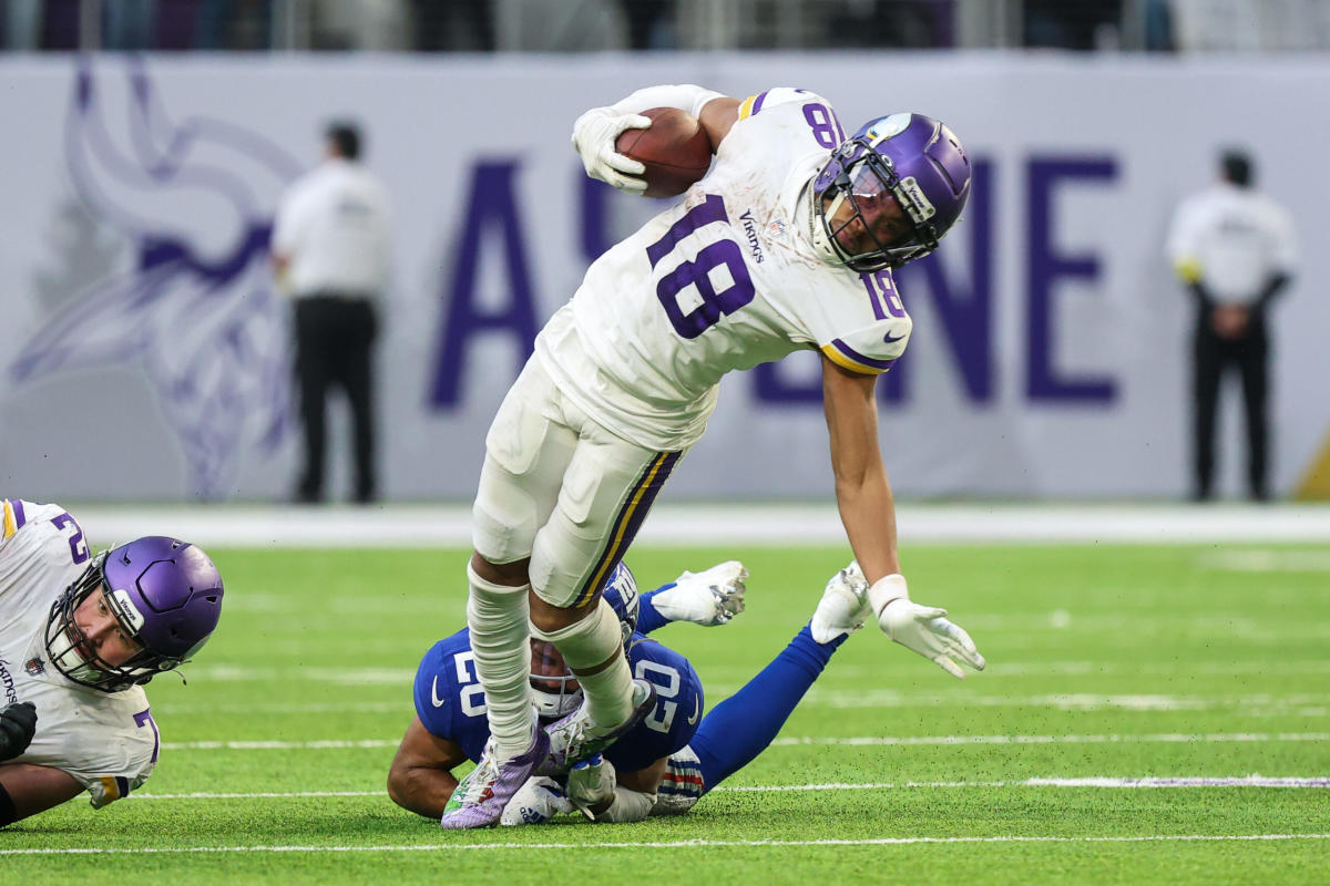 Vikings draw top CBS broadcast crew for Week 17 vs. Packers