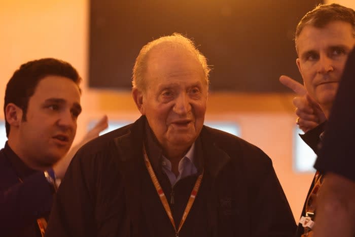 El rey Juan Carlos y su nieto