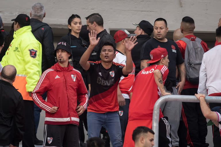 Escena del partido entre River Plate y Defensa y Justicia, donde murió una persona