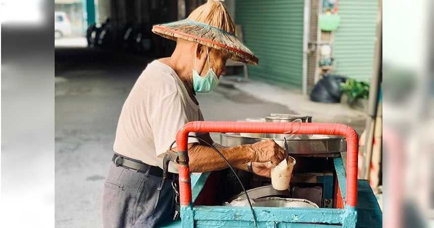 網傳台南豆花伯遭惡整，結局大逆轉。（圖／翻攝自台南爆料公社）