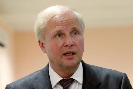 Group Chief Executive of BP Bob Dudley speaks during a news conference in Basra, southeast of Baghdad, September 4, 2014. REUTERS/ Essam Al-Sudani