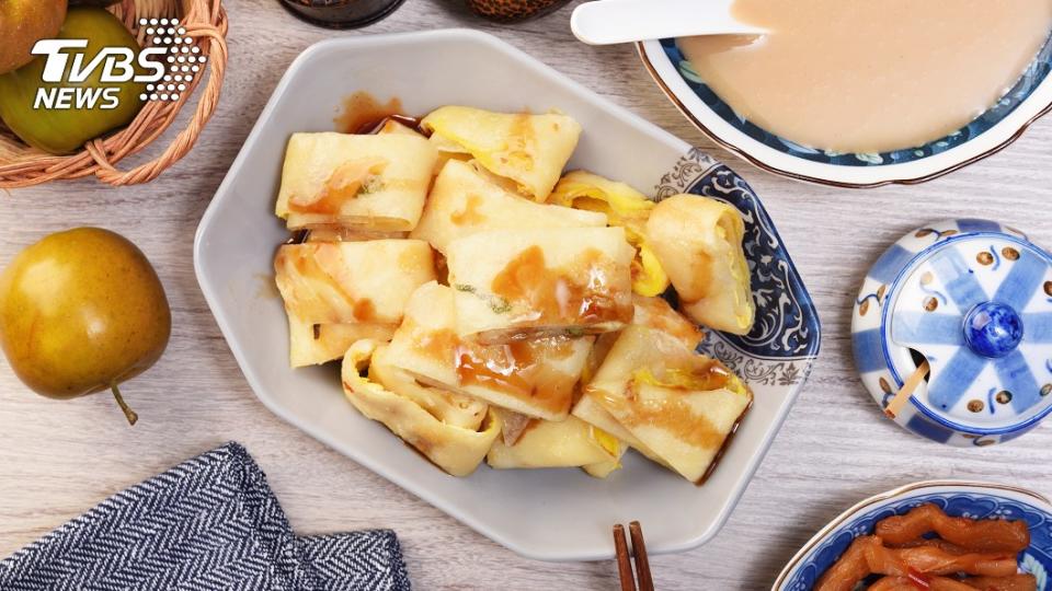 蛋餅是許多民眾在早餐店消費時的必點美食。（示意圖／shutterstock達志影像）