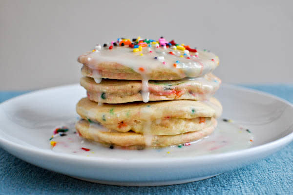 <strong>Get the <a href="http://www.howsweeteats.com/2011/01/cake-batter-pancakes/" target="_blank">Cake Batter Pancakes recipe</a> by How Sweet It Is</strong>