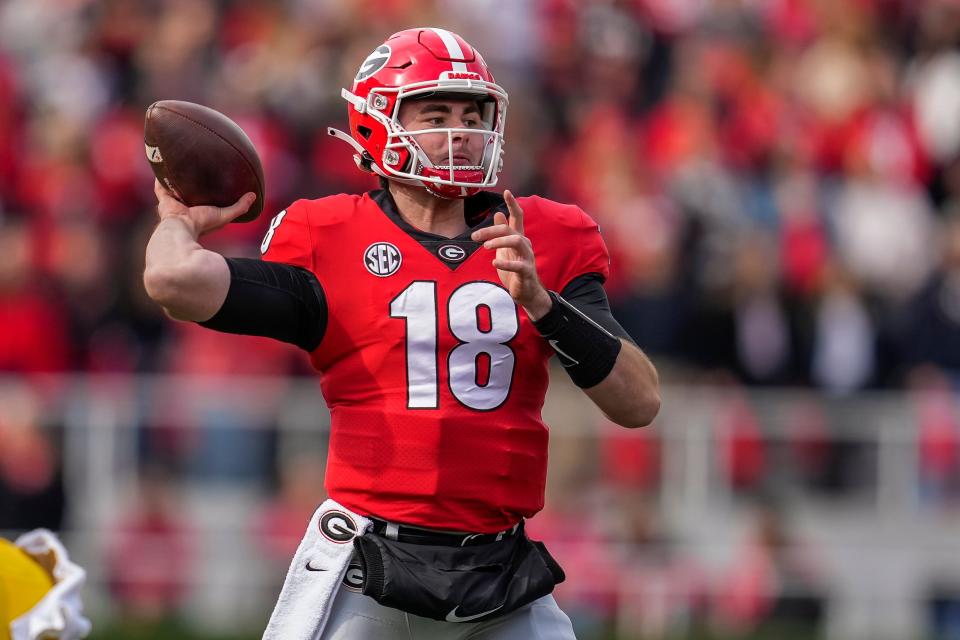 Quarterback JT Daniels announced on Wednesday his plans to transfer.