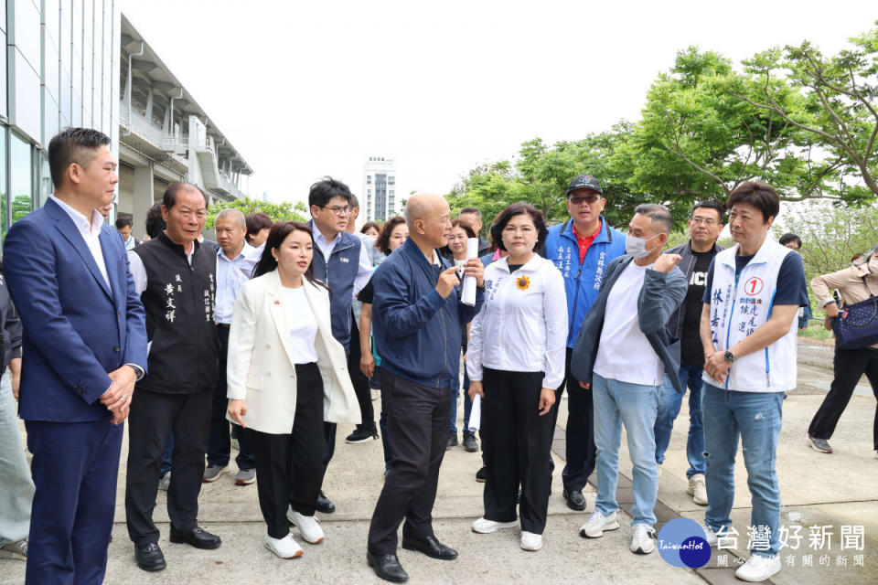 雲林縣長張麗善、交通部政務次長胡湘麟、交通部鐵道局長楊正君、高鐵公司副總楊小天、立委張嘉郡、立委丁學忠等今(9)日上午共同會勘高鐵雲林站／翻攝照片