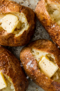 <p>Each day, tons of people search "how to cook a jacket potato." So don't be embarrassed to be here. You're not alone. While baking a potato is easy and takes zero kitchen skill, there are a lot of ways you can go wrong.</p><p>Get the <a href="https://www.delish.com/uk/cooking/a29557931/how-to-bake-a-potato-in-the-oven/" rel="nofollow noopener" target="_blank" data-ylk="slk:Baked Potatoes;elm:context_link;itc:0;sec:content-canvas" class="link ">Baked Potatoes</a> recipe.</p>