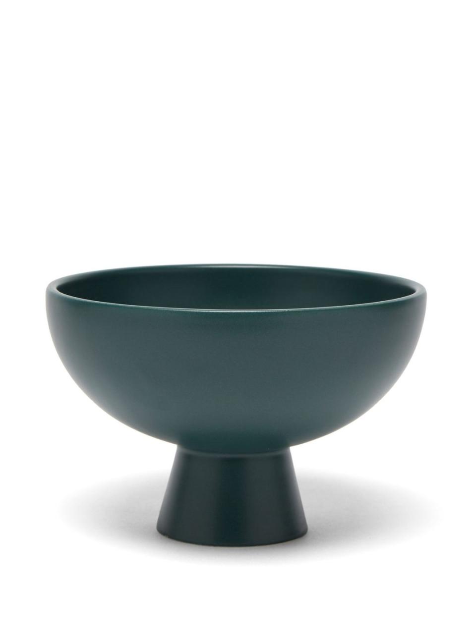 24) Ceramic bowl