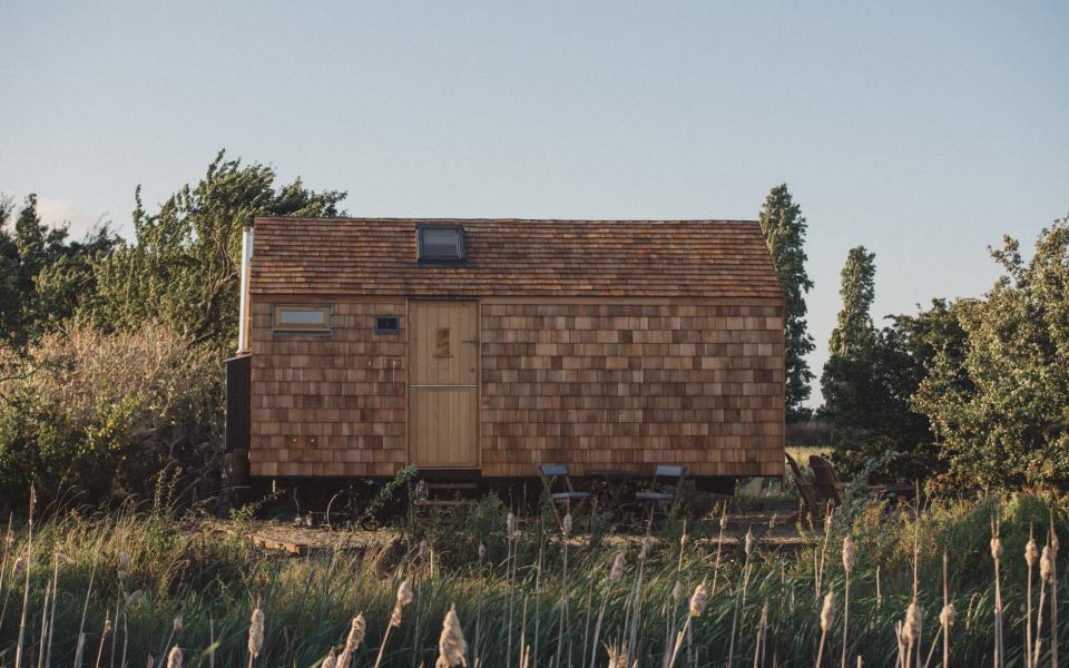 The Saltbox Shepherd Hut Elmley Nature Reserve - Rebecca Douglas Photography