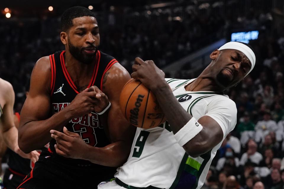 Milwaukee Bucks' Bobby Portis and Chicago Bulls' Tristan Thompson