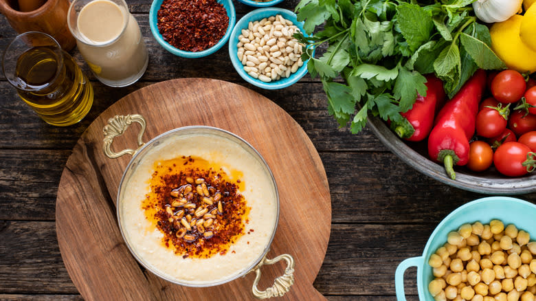 hummus with pine nuts