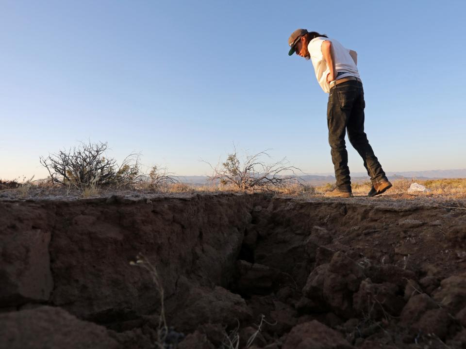 fissure earthquake southern california ridgecrest