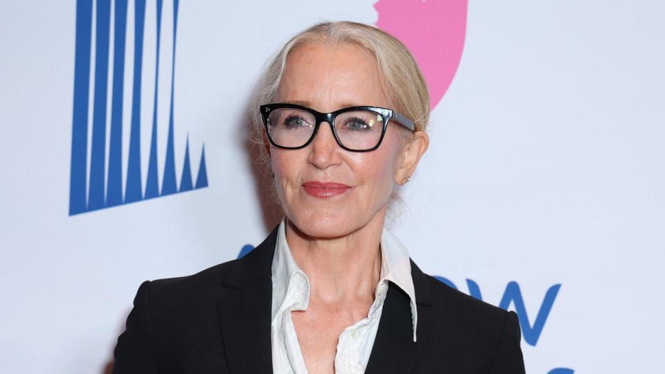 PHOTO: Felicity Huffman attends A New Way Of Life 2022 Gala at Skirball Cultural Center on December 03, 2022 in Los Angeles, California. (Leon Bennett/Getty Images)