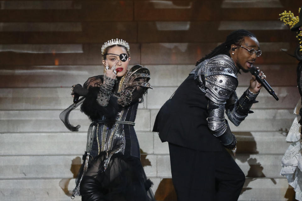 Der ESC-Auftritt von Madonna, bei dem auch der Rapper Quavo an ihrer Seite performte, wird heftig kritisiert. (Bild: Michael Campanella/Getty Images)