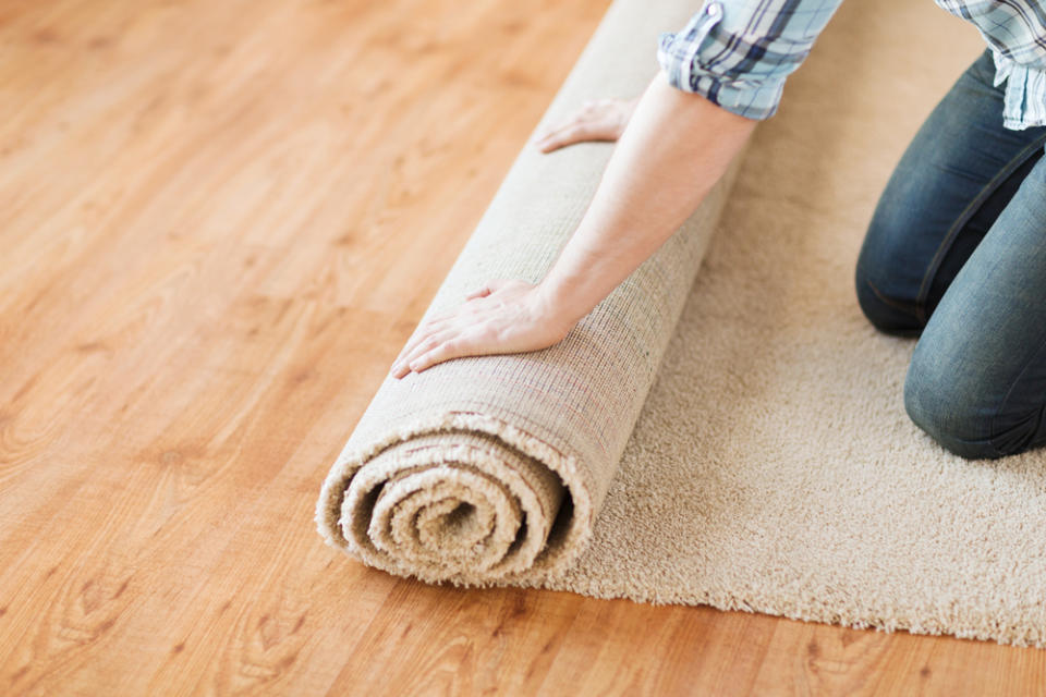 carpet, carpeting, floor, flooring, roll, remodeling, home, wooden, redesign, people, repair, hands, parquet, wood, closeup, unrolling, human, manual, apartment, carpentry,