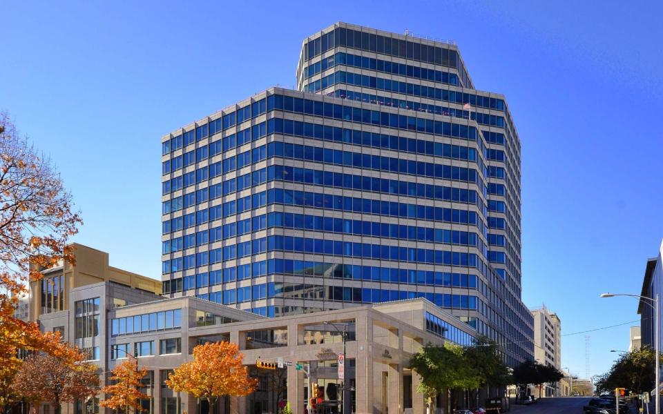 Cousins Properties is selling 816 Congress, a 20-story high-rise in downtown Austin, to Regent Properties for $174 million. Cousins Properties was the seller. Regent said it plans to make a number of upgrades to the property. (Courtesy of Cousins Properties)