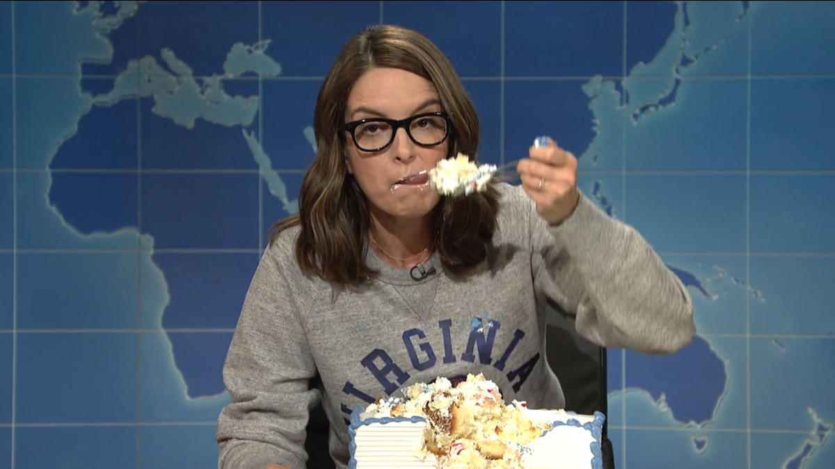 Some people are upset about Tina Fey's 'sheetcaking' bit on 'SNL'