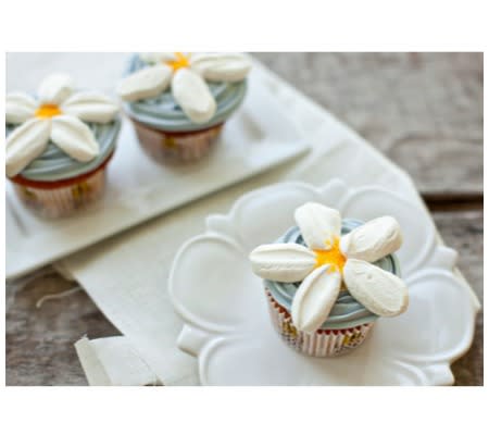 Blooming Daisy Spring Cupcakes