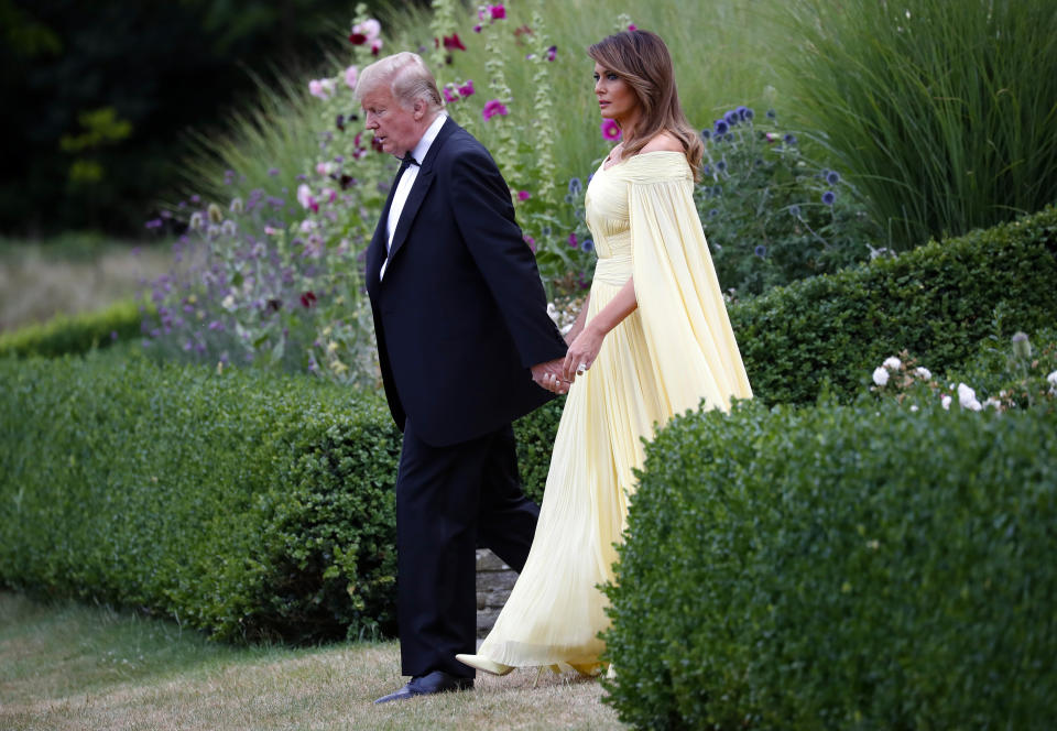 (FOTOS) El vestido de Melania Trump que recuerda a "La Bella y la Bestia" de Disney