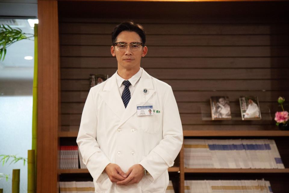 温昇豪在《打怪任務》中演出慈濟醫院院長。（温昇豪臉書）