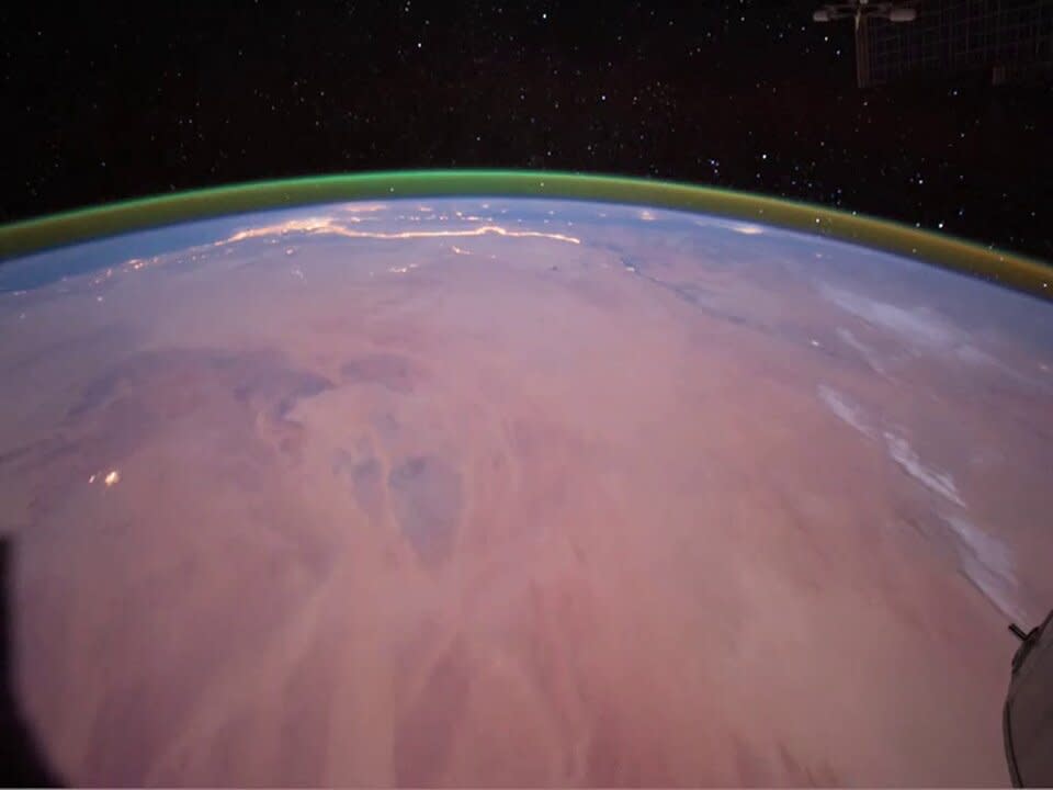 Similar airglow seen from the International Space Station (NASA) 