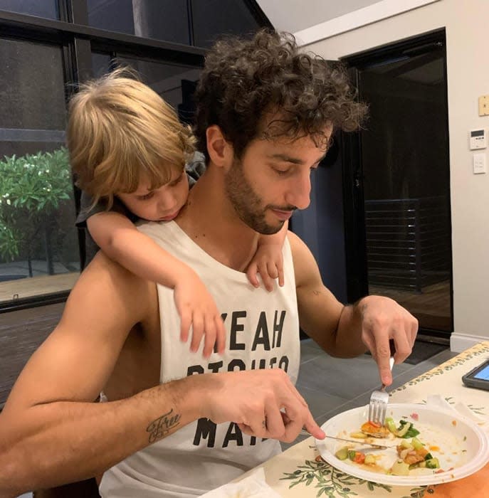 daniel riccardo at home eating