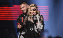 Madonna y Maluma triunfan con la presentación de 'Medellín', llena de pasión y efectos especiales