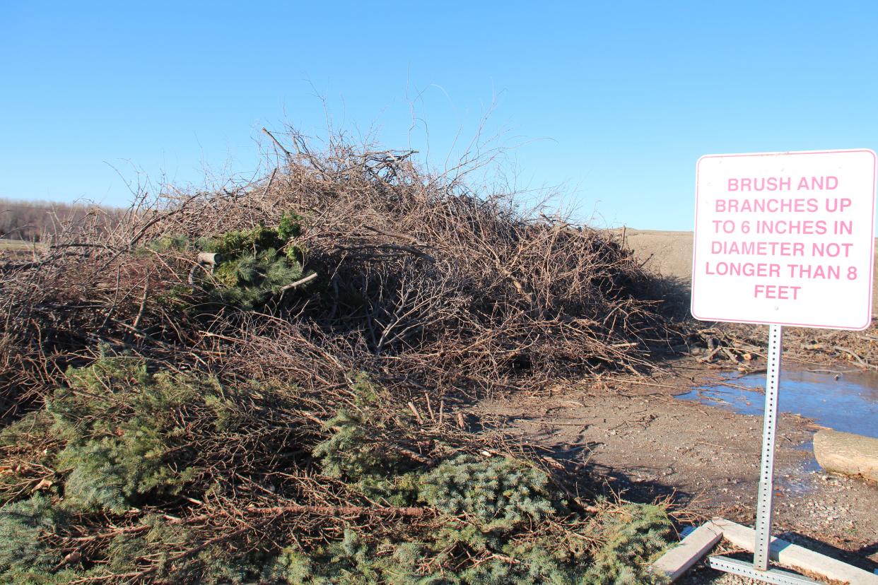 The city of Perry's Yard Waste Disposal Site is located at 14325 Ivy Place, west of the Garbage Department Shop.