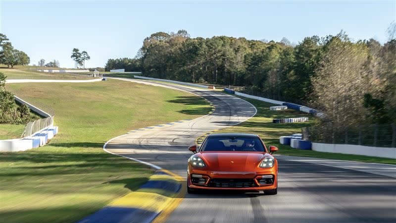 保時捷Panamera Turbo S刷新美國亞特蘭大賽道的最速四門房車紀錄。（圖／翻攝自Porsche官網）