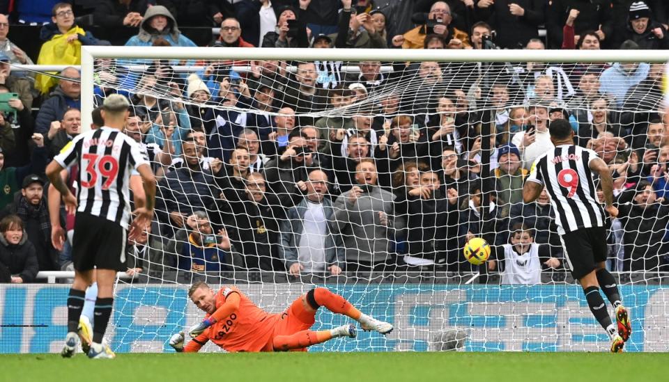 Callum Wilson scores from the spot (Getty)