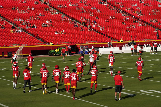 2 Kansas City Chiefs Starters Limited in Practice Ahead of Week 1