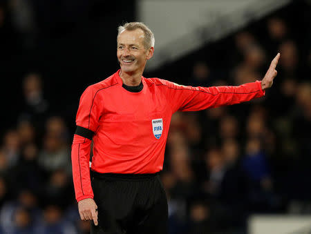 Soccer Football - International Friendly - Italy vs Argentina - Etihad Stadium, Manchester, Britain - March 23, 2018 Referee Martin Atkinson during the match REUTERS/Phil Noble