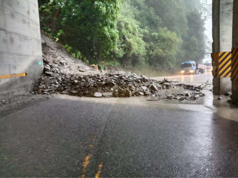 連日降雨導致蘇花公路方坍方   圖：翻攝自蘇花公路即時路況臉書