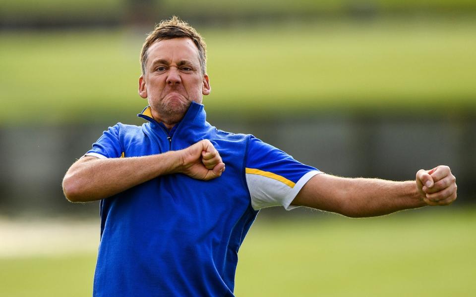 París, Francia - 30 de septiembre de 2018;  Ian Poulter de Europa celebra su victoria tras la Ryder Cup 2018 - Ramsey Cardy/Sportsfile vía Getty Images