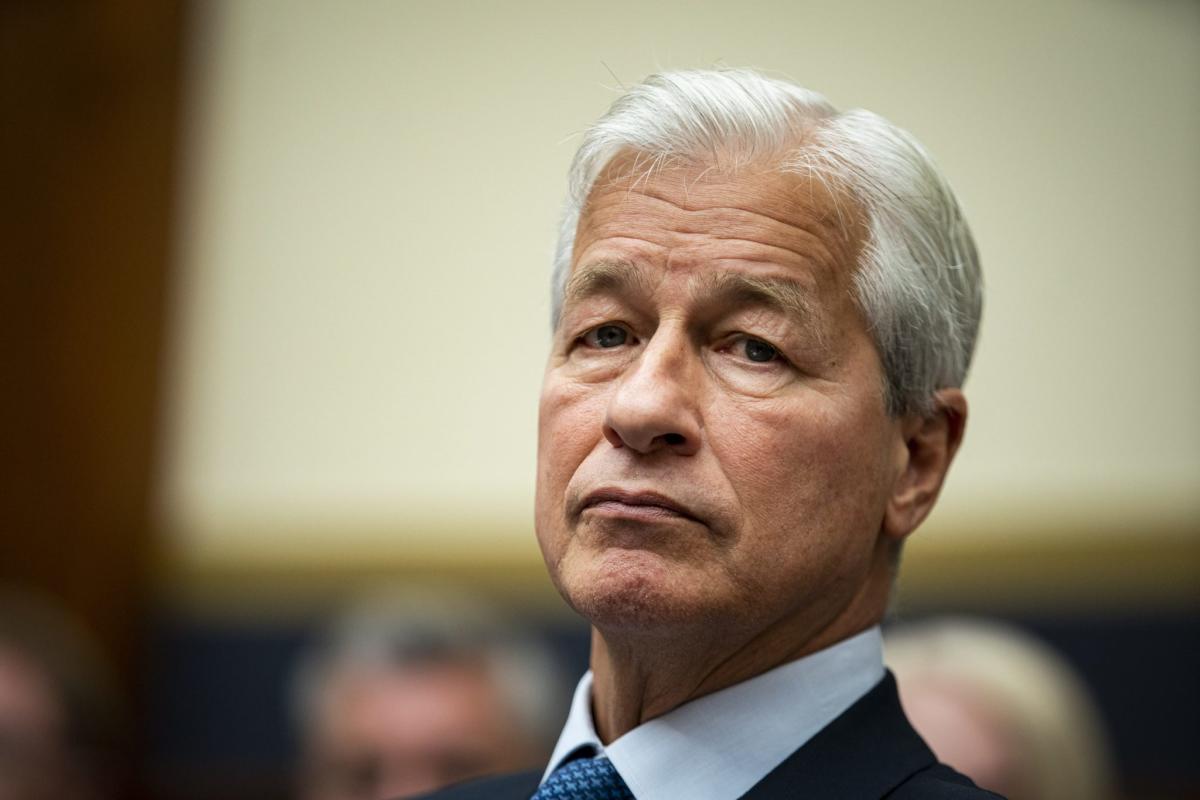 Jamie Dimon says he understands workers’ threats to not return to the office, but ‘they can not do it elsewhere’