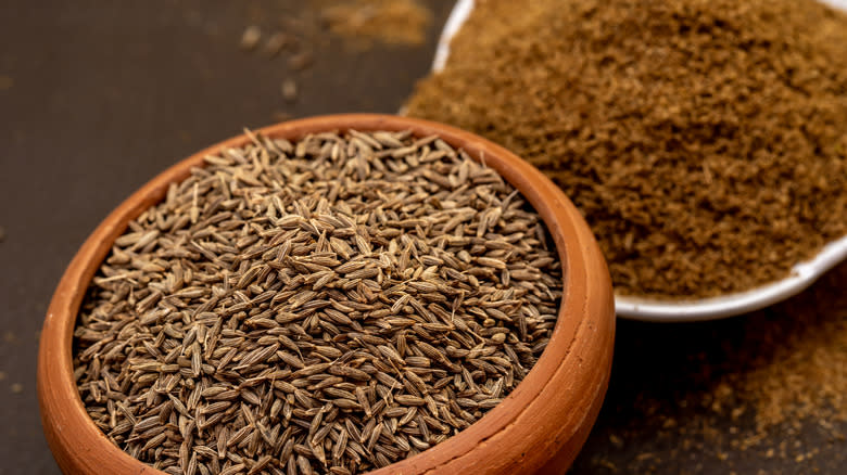 cumin seeds in bowl