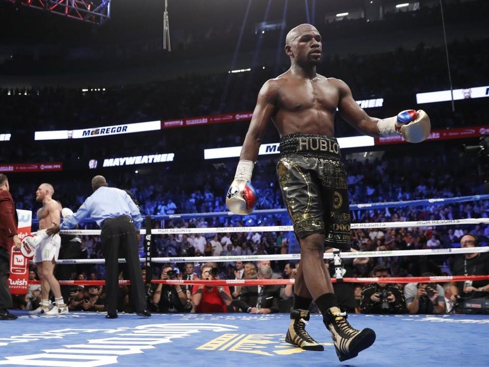 Floyd Mayweather knocks out Conor McGregor in epic fight