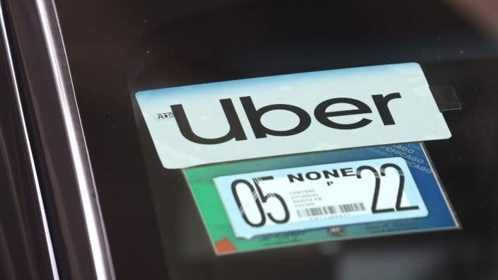 An Uber driver arrives to pick up a passenger at Midway International Airport in May in Chicago, Illinois. (Photo: Scott Olson/Getty Images)