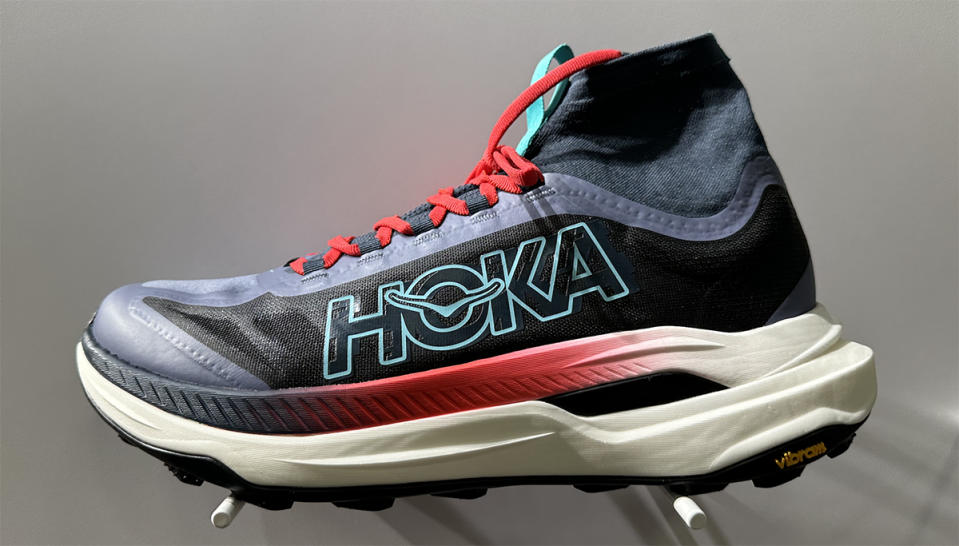 Hoka Tecton X 3 