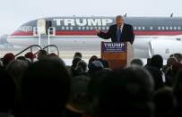 U.S. Republican presidential candidate Donald Trump speaks at a campaign rally in Bloomington, Illinois, March 13, 2016. REUTERS/Jim Young