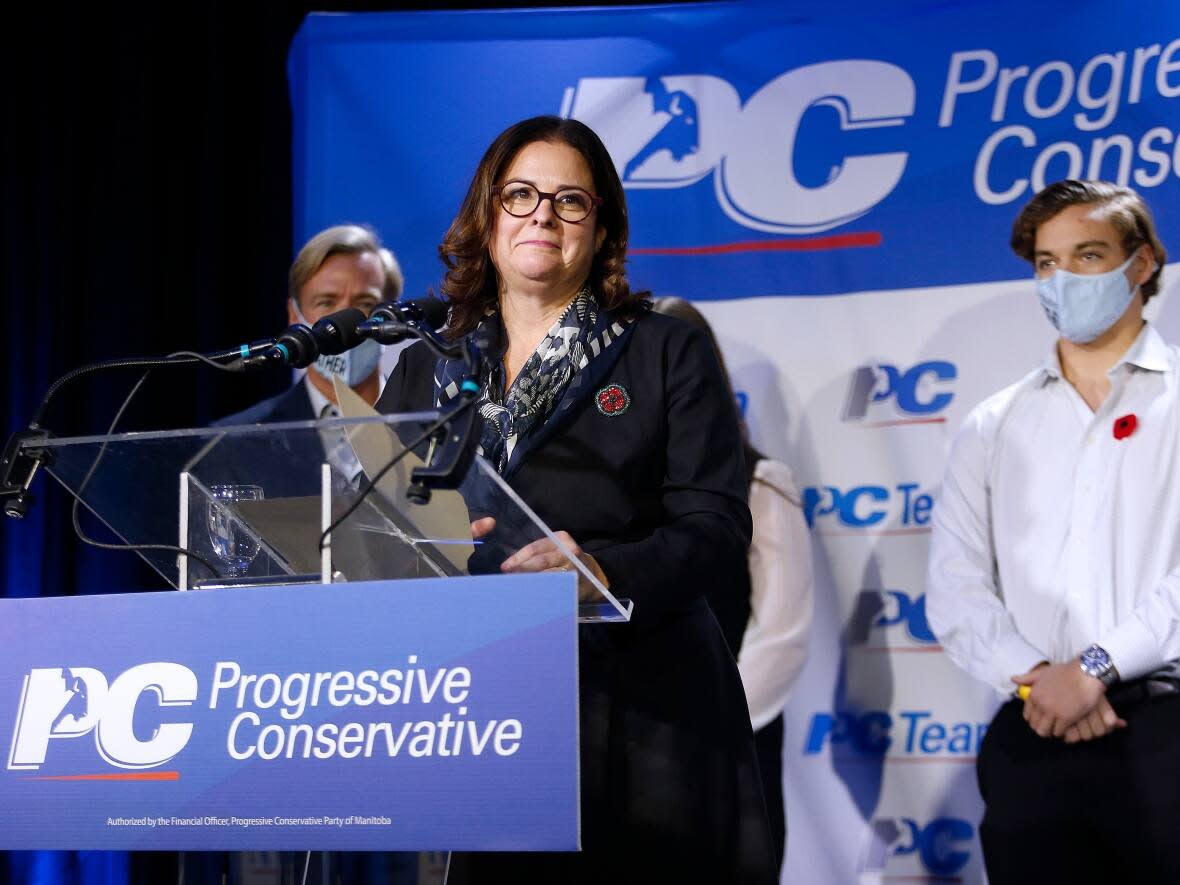 The Manitoba Progressive Conservative Party argues it doesn't matter it provided erroneous voter-information spreadsheets to leadership-race winner Heather Stefanson, seen here on Oct. 30, and Shelly Glover prior to the tallying of ballots. (John Woods/The Canadian Press - image credit)