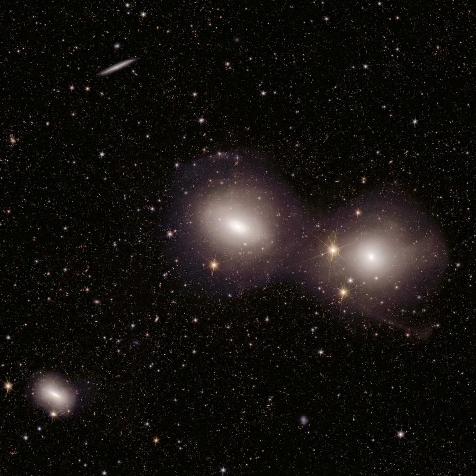 The Dorado Group of galaxies is one of the richest galaxy groups in the southern hemisphere. Here, Euclid captures signs of galaxies evolving and merging.