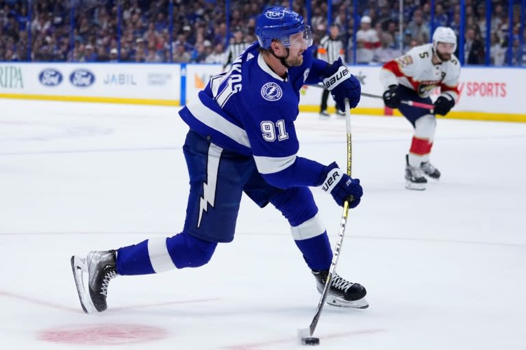 <a class="link " href="https://sports.yahoo.com/nhl/players/4471/" data-i13n="sec:content-canvas;subsec:anchor_text;elm:context_link" data-ylk="slk:Steven Stamkos;sec:content-canvas;subsec:anchor_text;elm:context_link;itc:0">Steven Stamkos</a>, who won two Stanley Cup titles in 16 NHL seasons with the <a class="link " href="https://sports.yahoo.com/nhl/teams/tampa-bay/" data-i13n="sec:content-canvas;subsec:anchor_text;elm:context_link" data-ylk="slk:Tampa Bay Lightning;sec:content-canvas;subsec:anchor_text;elm:context_link;itc:0">Tampa Bay Lightning</a>, has signed a four-year free agent deal worth $32 million with the <a class="link " href="https://sports.yahoo.com/nhl/teams/nashville/" data-i13n="sec:content-canvas;subsec:anchor_text;elm:context_link" data-ylk="slk:Nashville Predators;sec:content-canvas;subsec:anchor_text;elm:context_link;itc:0">Nashville Predators</a> (Rich Storry)