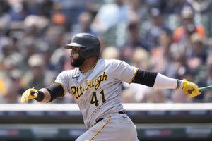 Brewers acquire Carlos Santana in trade with Pittsburgh Pirates: Reports