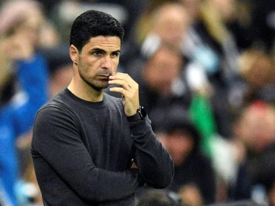 Mikel Arteta looks on during his side’s defeat (AFP via Getty Images)