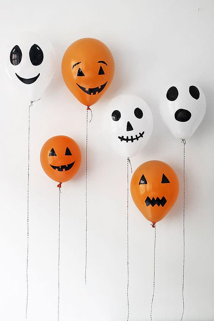 DIY Halloween Enfant de fantômes avec des ballons