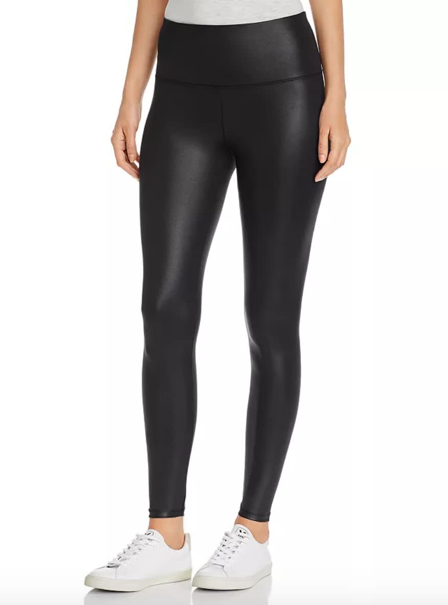 <a href="https://fave.co/39LPxQW" target="_blank" rel="noopener noreferrer">Get them for $49 at Bloomingdale's</a>.